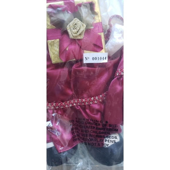 2. Christmas Precious Moments doll - Picture 12 of 14